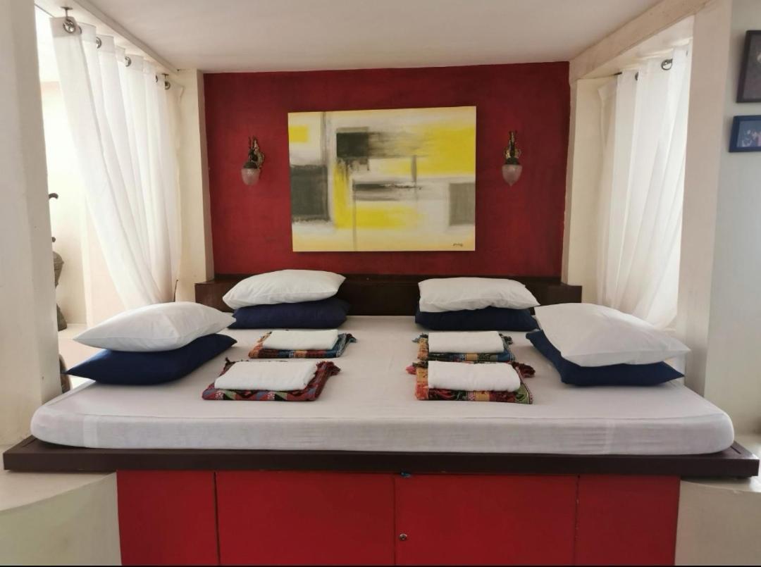Casa Conchita Bed & Breakfast Taal Экстерьер фото