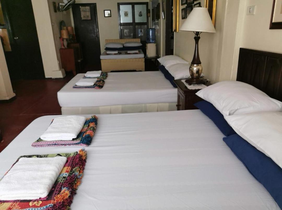 Casa Conchita Bed & Breakfast Taal Экстерьер фото